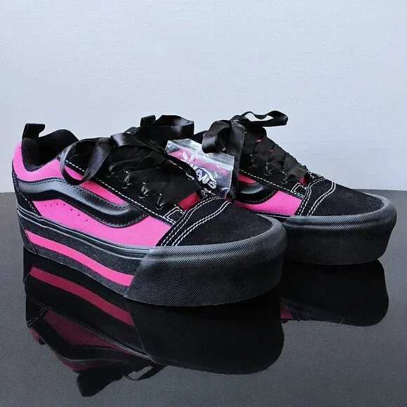 Vans Women's Knu Stack Suede Platform in Striking Combination Black / Fuchsia - Picture 2 of 12